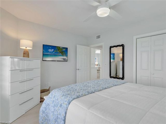 13105 Vanderbilt DR # 606, Naples, FL 34110