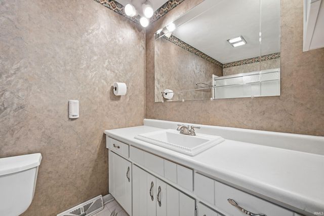 1829 Edward Lane, Anderson, IN 46012