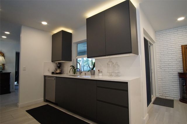 6301 NW 31st Way, Fort Lauderdale, FL 33309