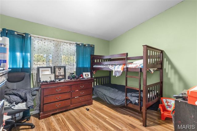 2200 Saint Catherine Street, Florissant, MO 63033