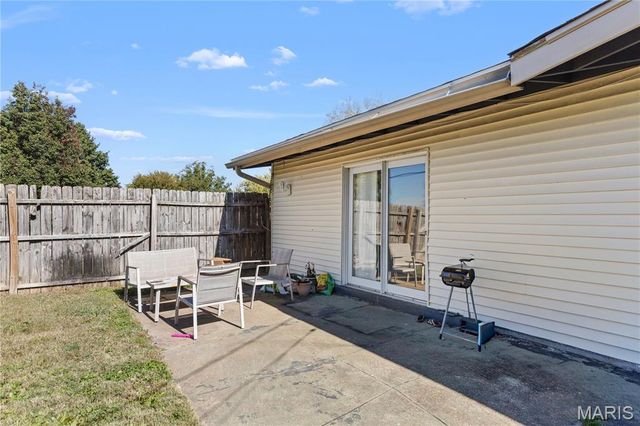 2200 Saint Catherine Street, Florissant, MO 63033
