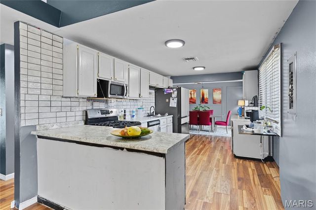 2200 Saint Catherine Street, Florissant, MO 63033