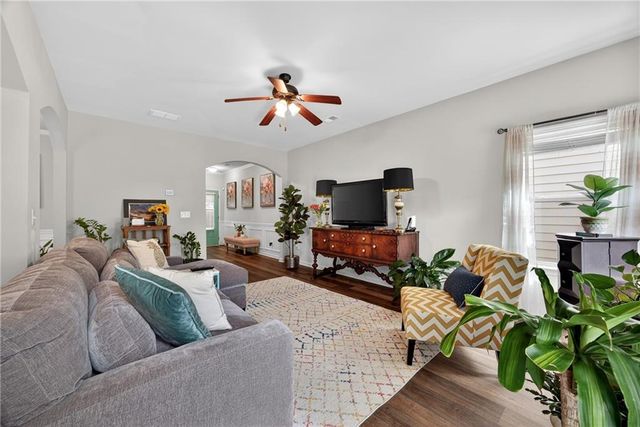 3131 Bonnes Dr, Lithonia, GA 30038
