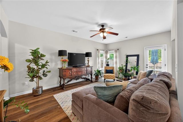 3131 Bonnes Dr, Lithonia, GA 30038