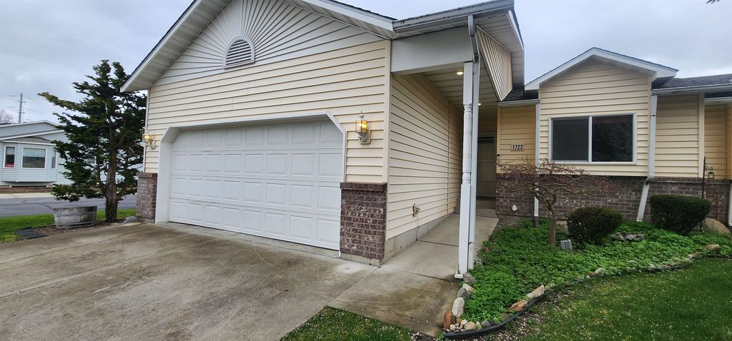 1722 S Newer Ln, Veradale, WA 99037