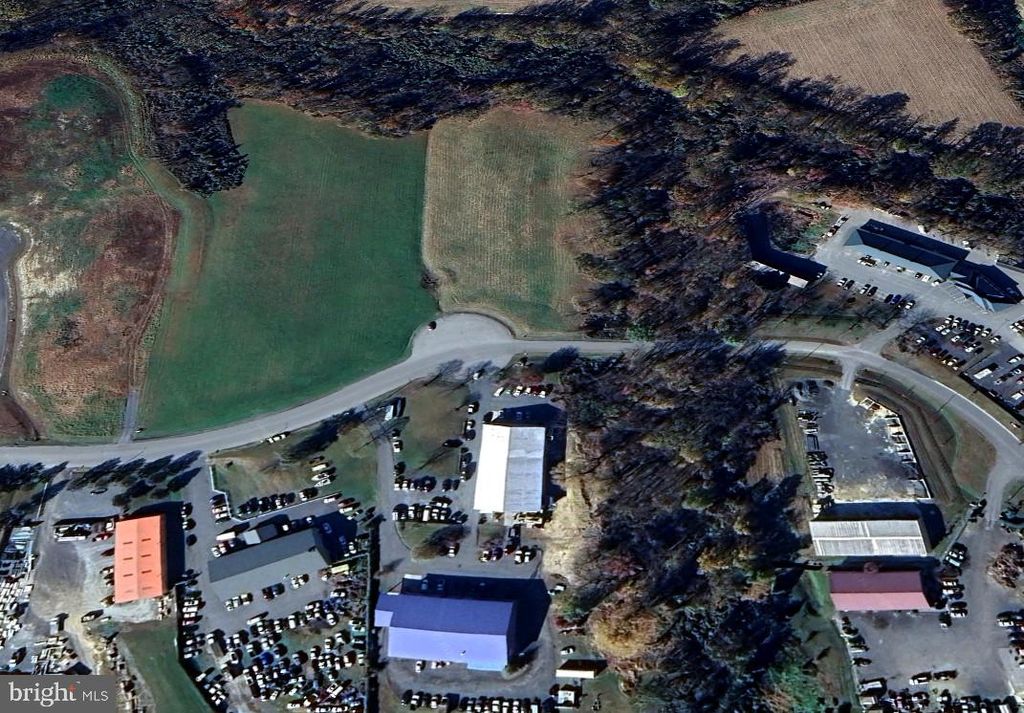 Image 5 of property listing at 8992 MISTLETOE DR, Easton, MD 21601