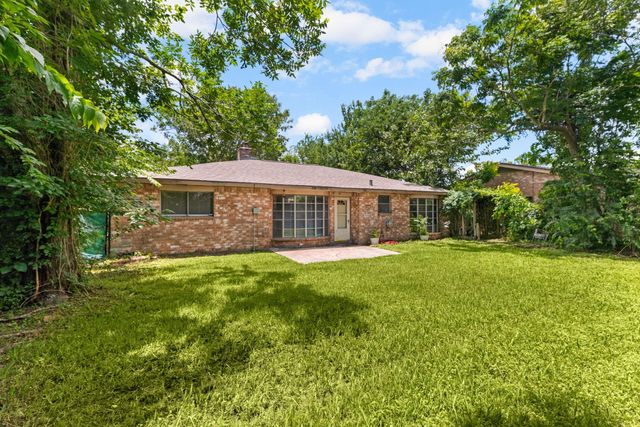 16735 Barcelona Drive, Friendswood, TX 77546
