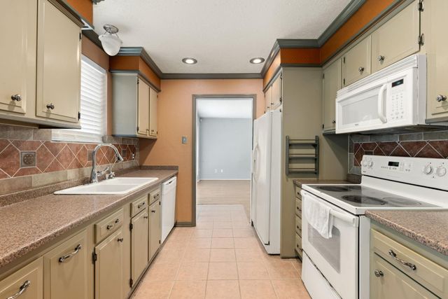 16735 Barcelona Drive, Friendswood, TX 77546