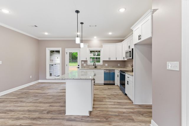 12 Shoemake Dr., Hattiesburg, MS 39402