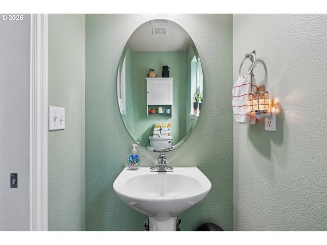 40348 THERESE St, Sandy, OR 97055