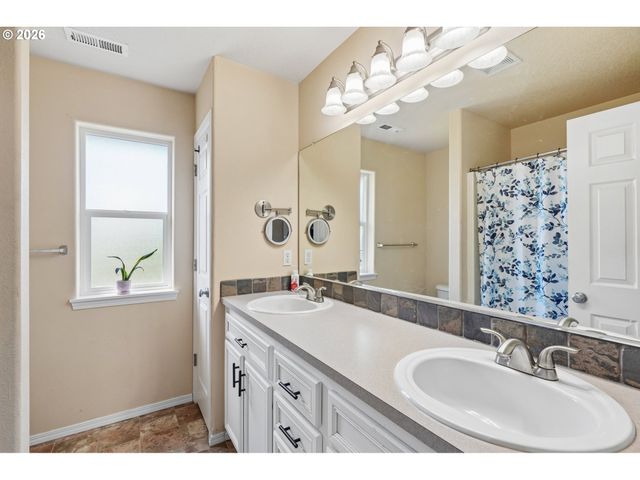 40348 THERESE St, Sandy, OR 97055