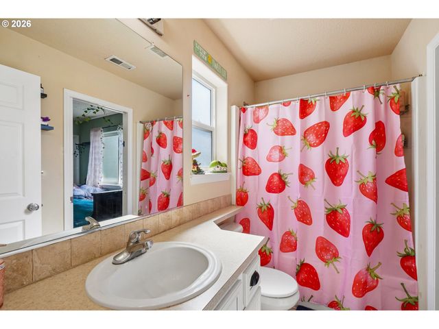 40348 THERESE St, Sandy, OR 97055