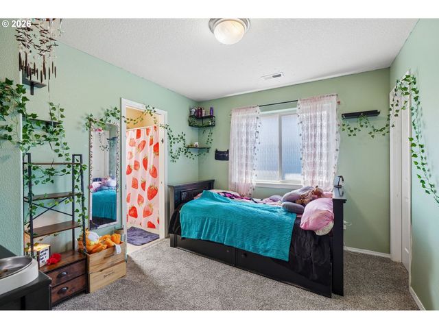 40348 THERESE St, Sandy, OR 97055