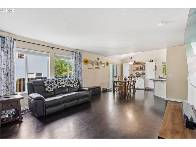 40348 THERESE St, Sandy, OR 97055