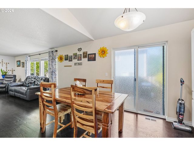 40348 THERESE St, Sandy, OR 97055