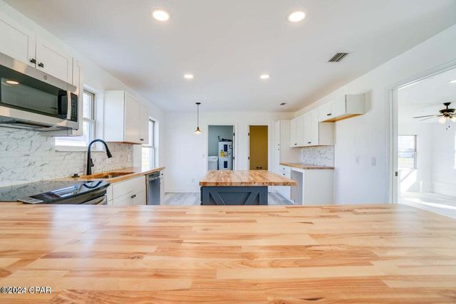 4339 Pine Tree Lane, Lynn Haven, FL 32444