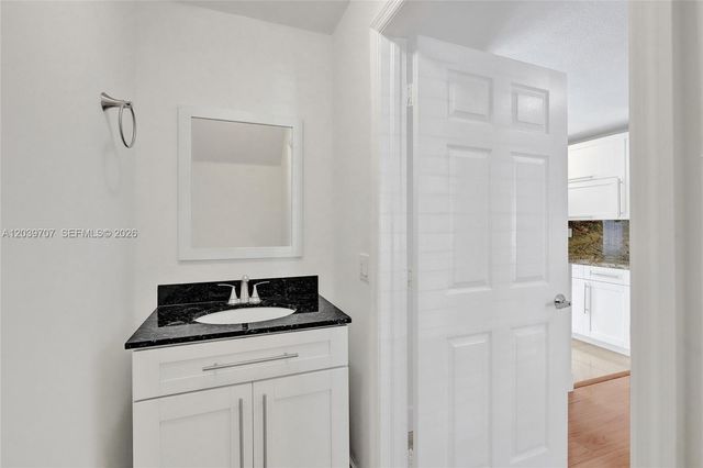 990 NW 78th Avenue 8E, Miami, FL 33126