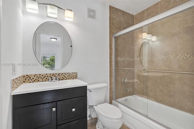 990 NW 78th Avenue 8E, Miami, FL 33126