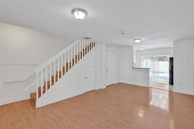 990 NW 78th Avenue 8E, Miami, FL 33126