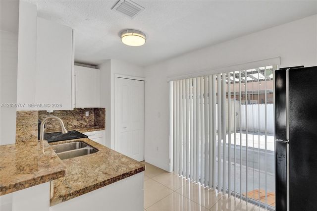 990 NW 78th Avenue 8E, Miami, FL 33126