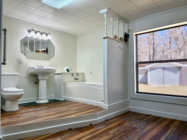 1725 Highway 307, Chackbay, LA 70301