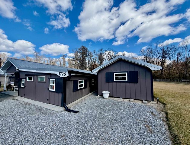 1725 Highway 307, Chackbay, LA 70301