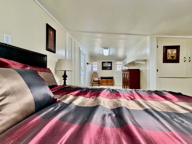 1725 Highway 307, Chackbay, LA 70301