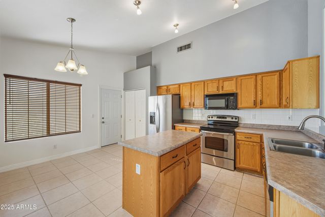 6978 W Kings Avenue, Peoria, AZ 85382