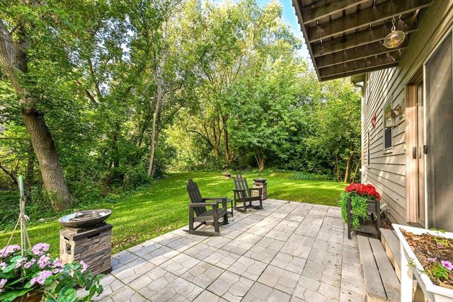 6575 S Carroll CIRCLE, Franklin, WI 53132