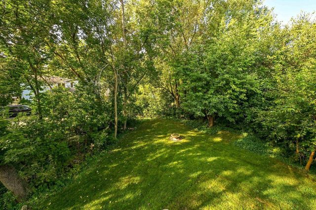 6575 S Carroll CIRCLE, Franklin, WI 53132