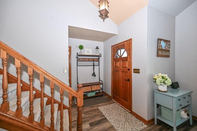 6575 S Carroll CIRCLE, Franklin, WI 53132