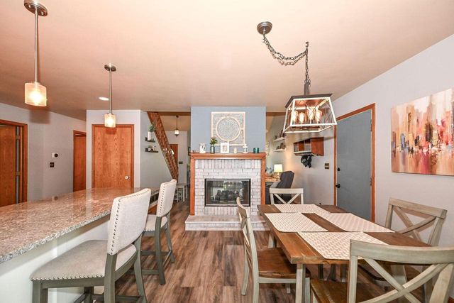 6575 S Carroll CIRCLE, Franklin, WI 53132