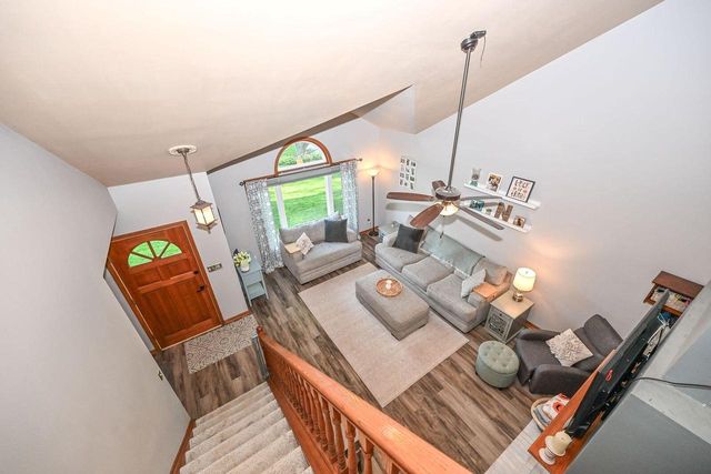 6575 S Carroll CIRCLE, Franklin, WI 53132