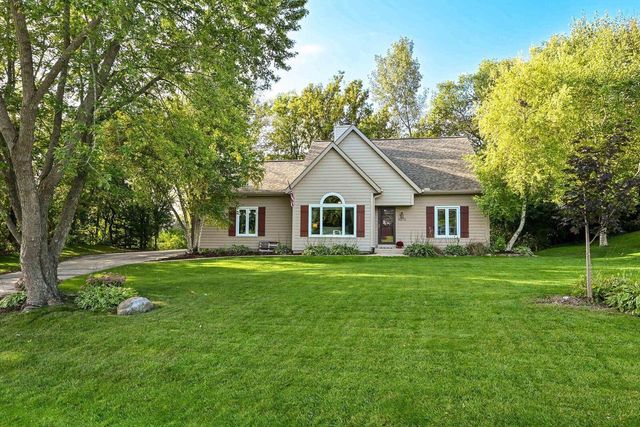 6575 S Carroll CIRCLE, Franklin, WI 53132