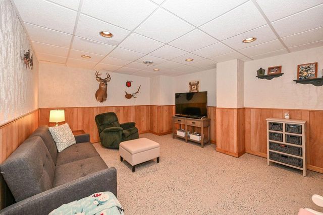 6575 S Carroll CIRCLE, Franklin, WI 53132