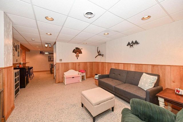 6575 S Carroll CIRCLE, Franklin, WI 53132