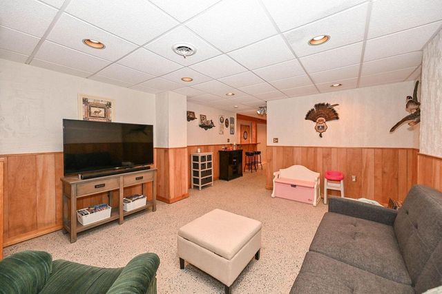 6575 S Carroll CIRCLE, Franklin, WI 53132