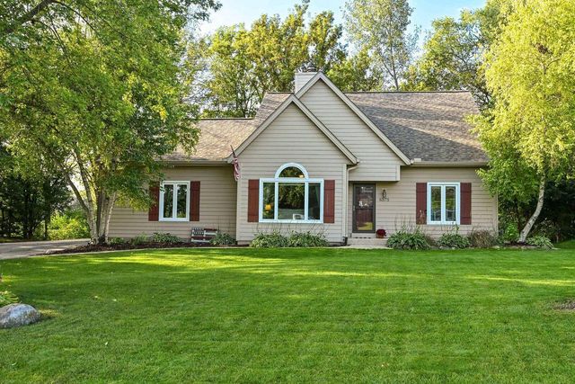 6575 S Carroll CIRCLE, Franklin, WI 53132