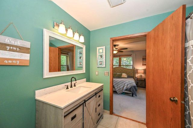 6575 S Carroll CIRCLE, Franklin, WI 53132