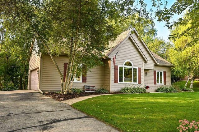 6575 S Carroll CIRCLE, Franklin, WI 53132