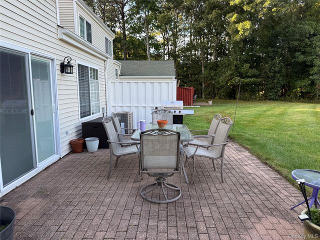 104 Owls Nest Court, Manorville, NY 11949