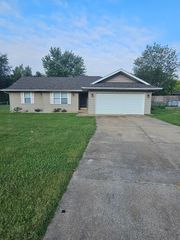 3253 South Christy Place, Springfield, MO 65807