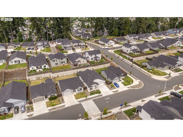 5088 HOLLY St, Springfield, OR 97478
