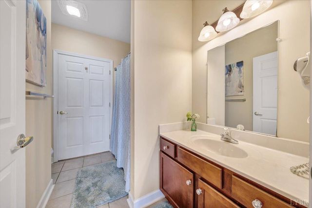 1273 Graves Harbor Trail 324, Huddleston, VA 24104