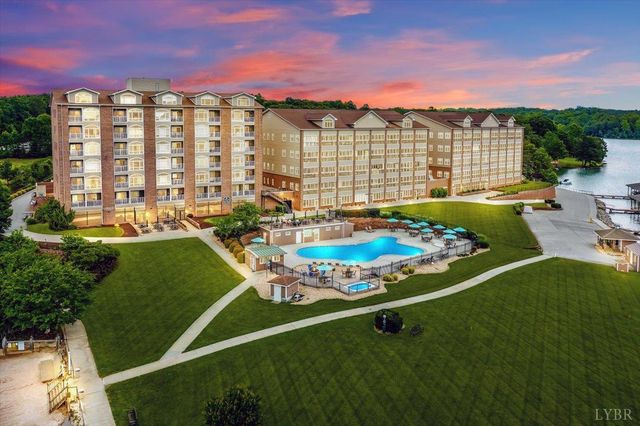 1273 Graves Harbor Trail 324, Huddleston, VA 24104