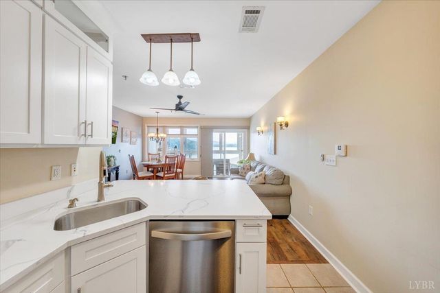 1273 Graves Harbor Trail 324, Huddleston, VA 24104