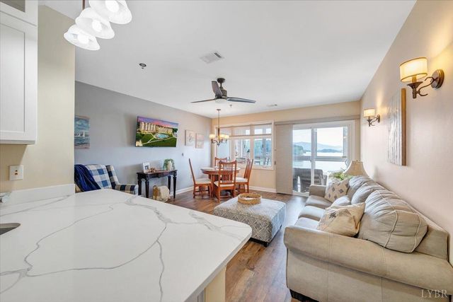 1273 Graves Harbor Trail 324, Huddleston, VA 24104