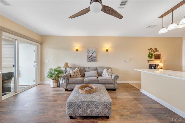 1273 Graves Harbor Trail 324, Huddleston, VA 24104