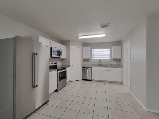 5521 Rio Alamo Street, Rosharon, TX 77583