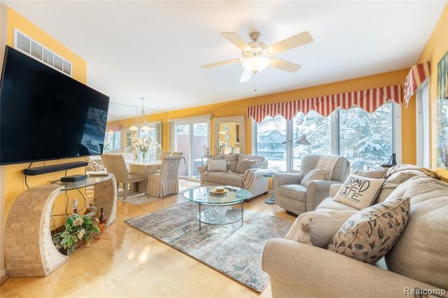 27824 Reo Road, Grosse Ile, MI 48138